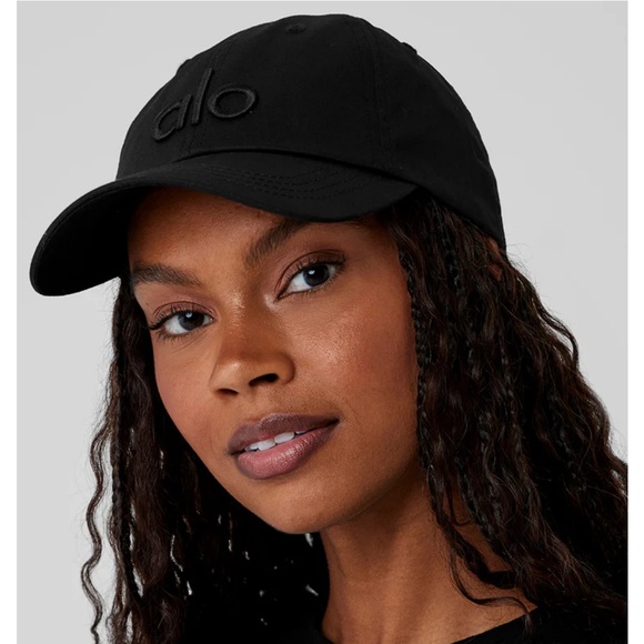 ALO Yoga Off-Duty Cap in Black - Picture 5 of 8